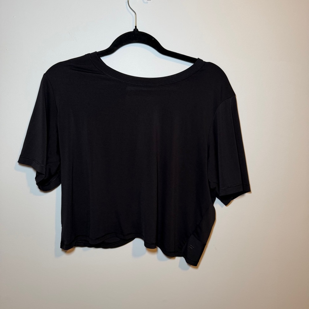 Fabletics Twist Back Tee Size Large